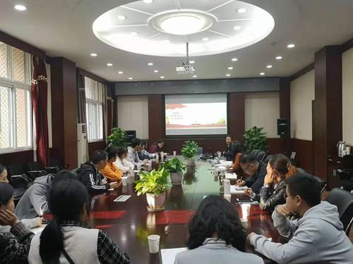 说明: https://www.cuit.edu.cn/News/image/2019/10/30/董一平讲党课.jpg