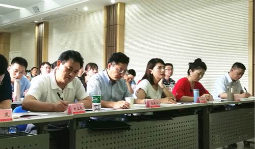 http://www.cuit.edu.cn/News/image/2018/07/19/4-学习现场_meitu_5.jpg