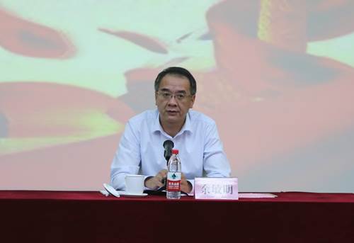 说明: https://www.cuit.edu.cn/News/image/2019/09/12/余敏明_meitu_3.jpg